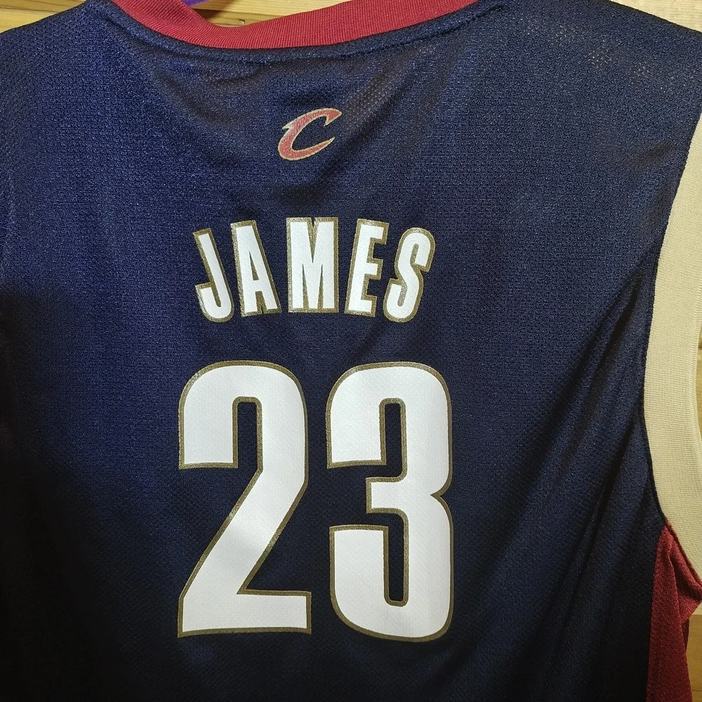 Lebron James Basketball Jersey Cleveland Cavs Swingman Adidas‎ Size XL NBA 23